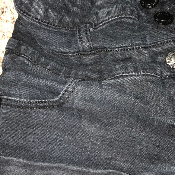 Shorts - Picture 4 of 4